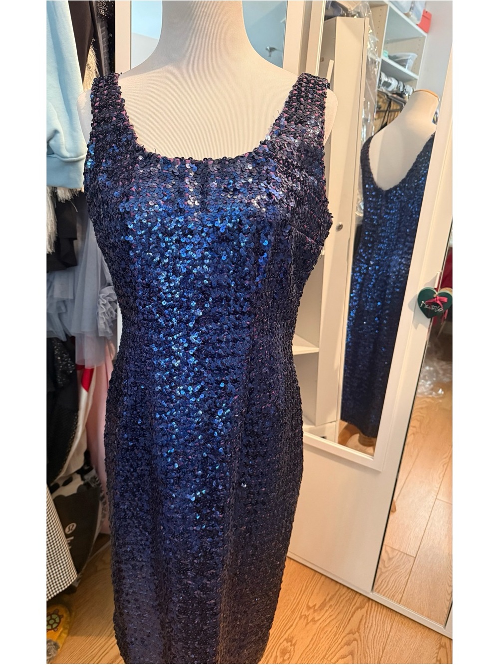 VINTAGE 1960s Royal Blue Sequin Wiggle Dress 100% Silk Lined Couture Size Medium